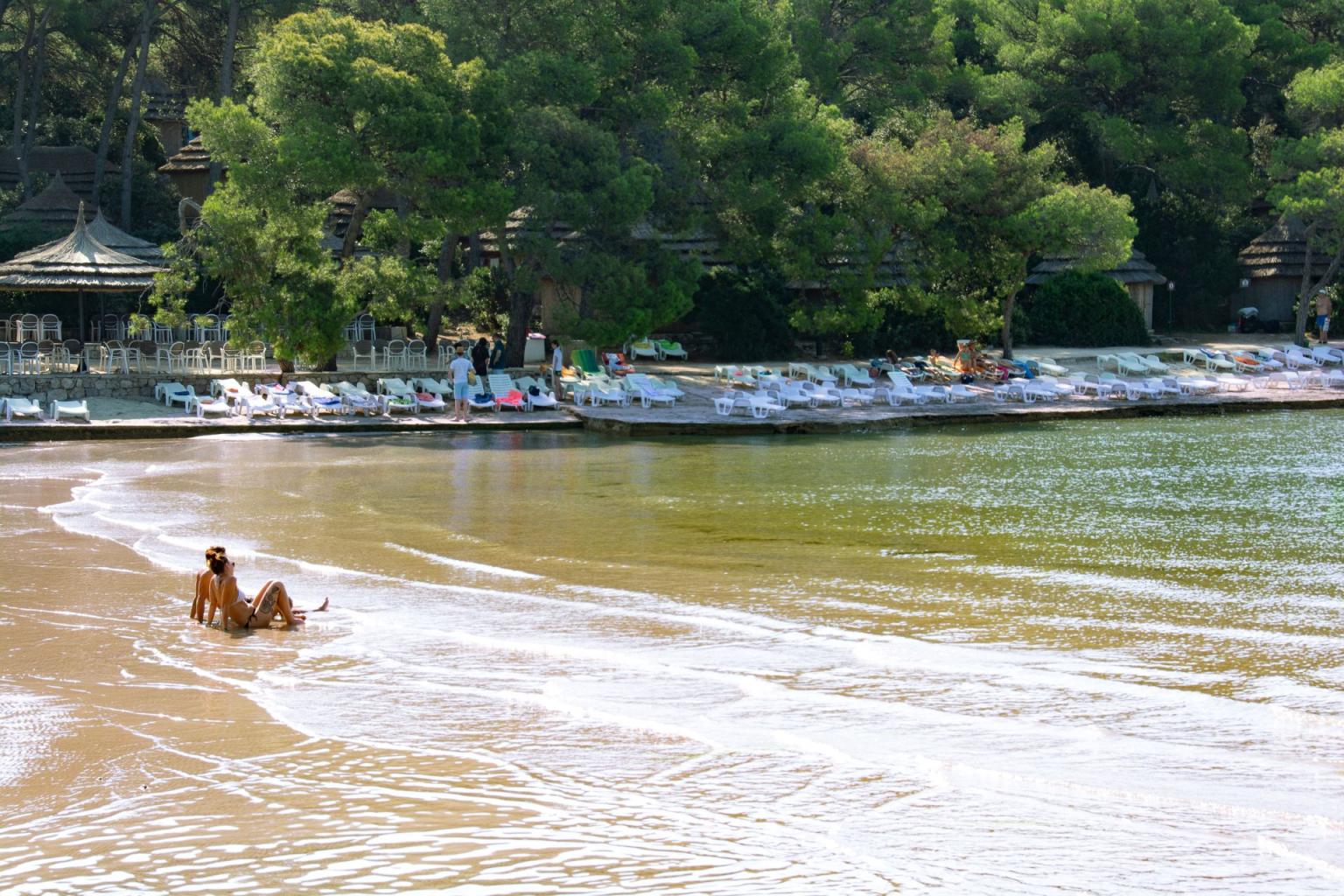 STRAND